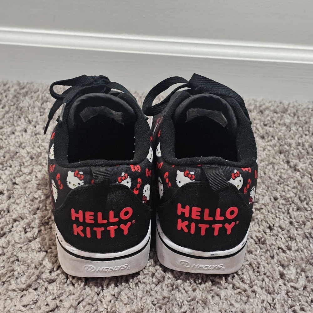 The Hello Kitty X Heelys Collaboration Size 8 - Picture 5 of 12
